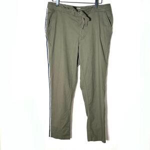Levi's army green slim straight leg casual chino pants size 30 B125